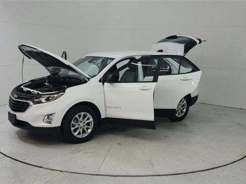 Used 2021 Chevrolet Equinox LS FWD image 11