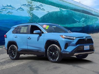 Used 2022 Toyota RAV4 SE w/ SE Grade Weather Package