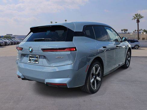 New 2026 BMW iX xDrive60 w/ Premium Package image 5