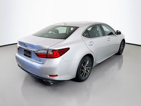 Used 2017 Lexus ES 350 w/ Premium Package FWD image 7