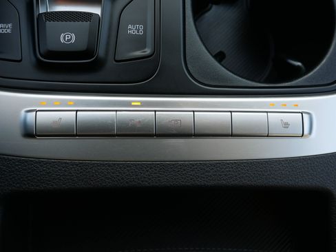 Certified 2025 Kia Carnival LXS image 28