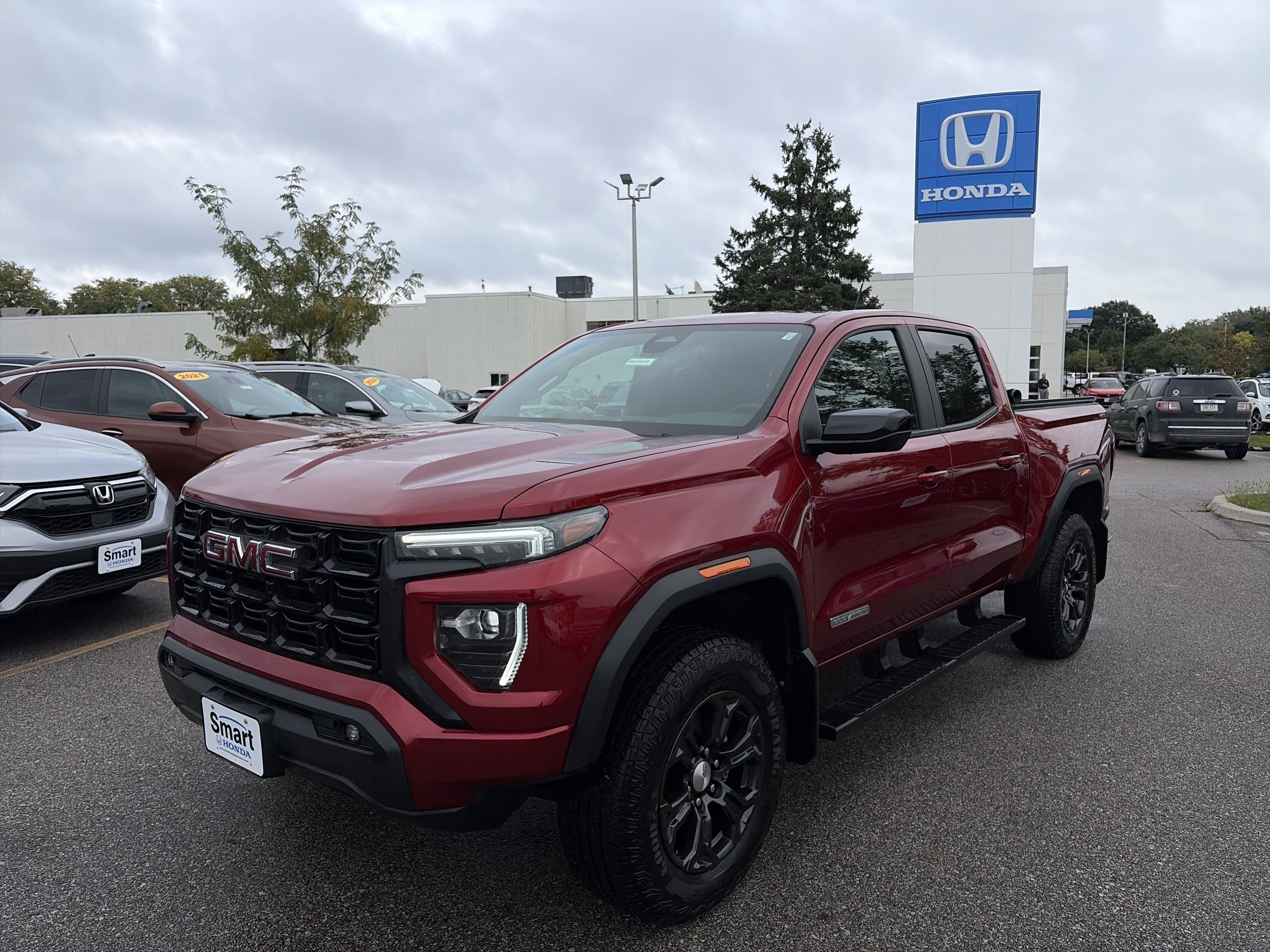 Used 2024 GMC Canyon Elevation w/ Elevation Premium Package AWD/4WD image 1