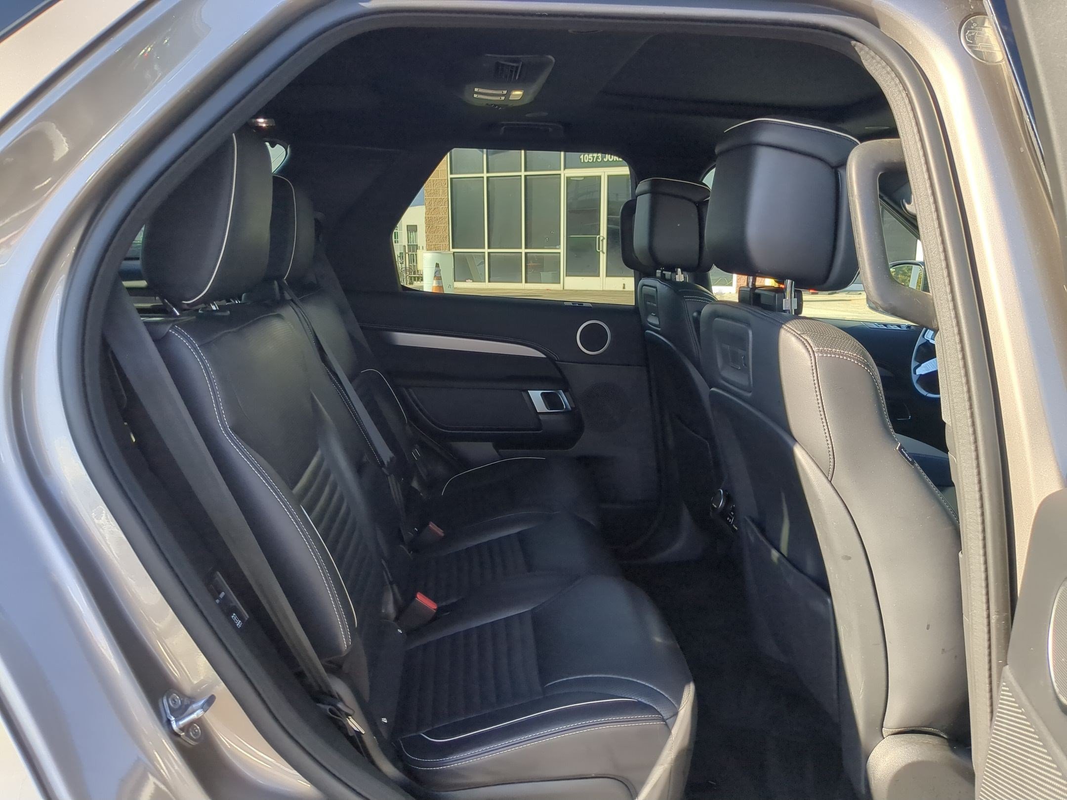 Used 2022 Land Rover Discovery HSE R-Dynamic AWD/4WD image 28