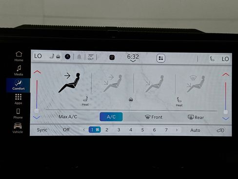 Used 2025 Jeep Wrangler Sahara image 22