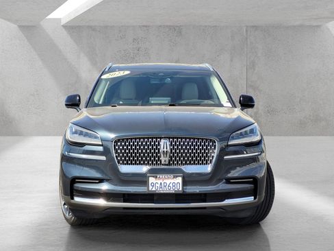 Used 2023 Lincoln Aviator Reserve w/ Equipment Group 201A RWD image 2
