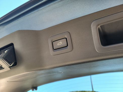 Used 2020 MAZDA CX-5 Touring image 6