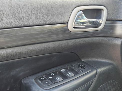 Used 2021 Jeep Grand Cherokee Laredo X RWD image 15