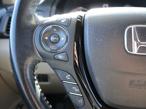 Used 2018 Honda Pilot Touring image 38