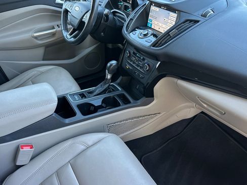 Used 2017 Ford Escape Titanium image 20