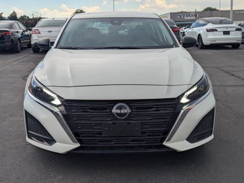 Used 2025 Nissan Altima 2.5 SV FWD image 10