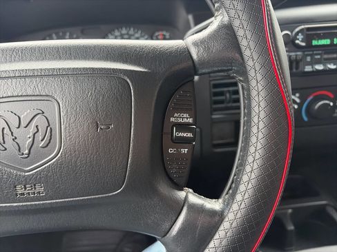 Used 2004 Dodge Dakota Sport w/ Deluxe Convenience Group image 24