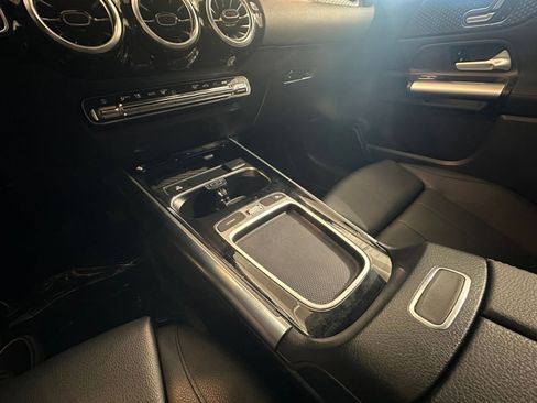 Used 2025 Mercedes-Benz GLA 250 4MATIC image 41