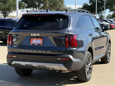 Used 2022 Kia Sorento SX Prestige w/ Rust Color Package image 4