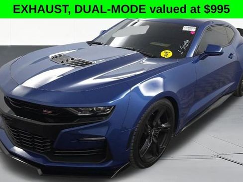 Used 2019 Chevrolet Camaro SS image 2