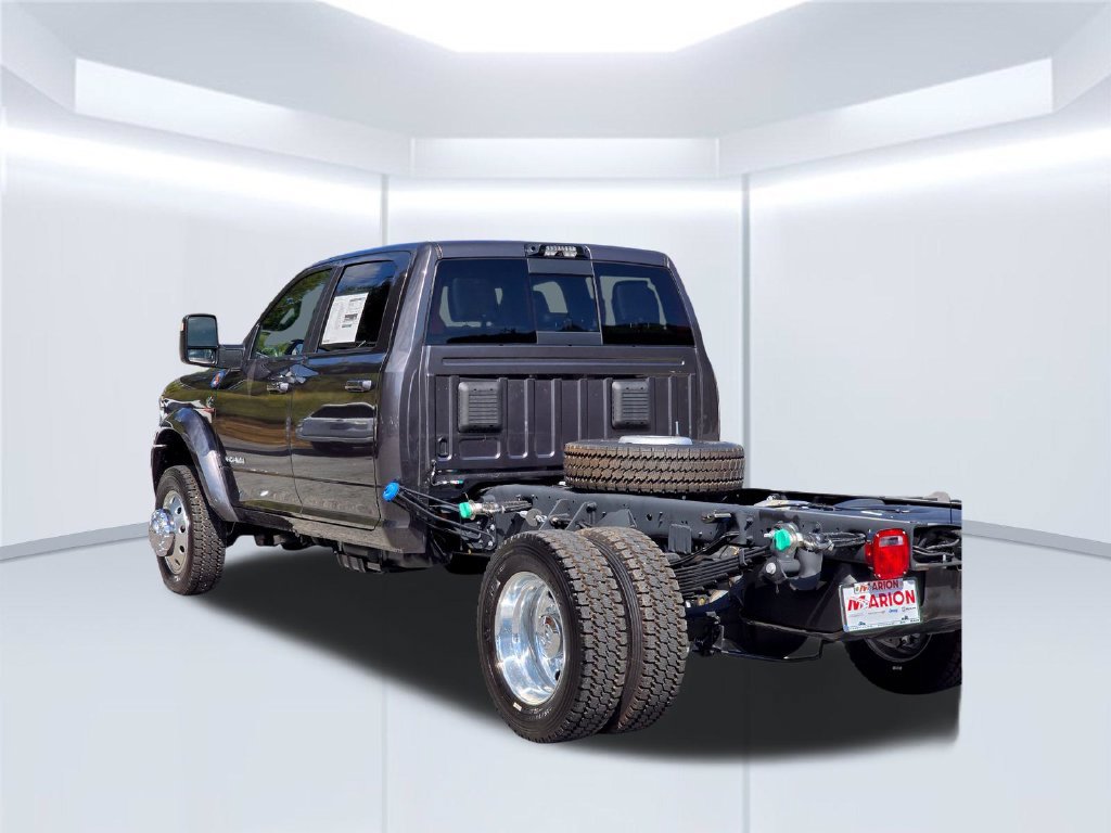 New 2026 RAM 4500 4x4 Crew Cab DRW w/ Laramie Trim Package image 41