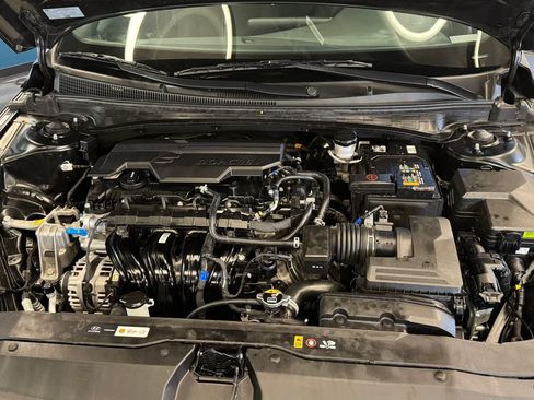 Used 2025 Hyundai Elantra Sport FWD image 23