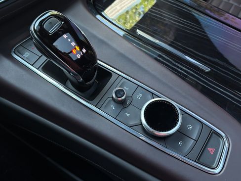 Used 2023 Cadillac Escalade ESV V AWD/4WD image 39