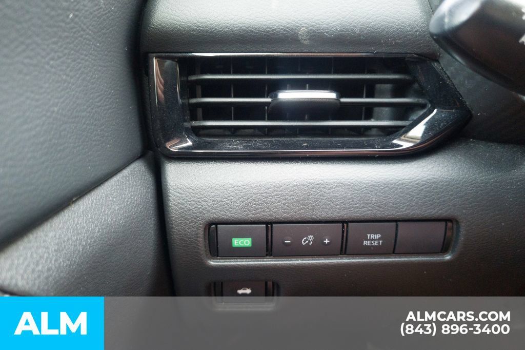 Used 2024 Nissan Sentra SV FWD image 33