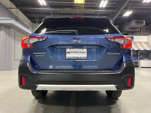 Used 2020 Subaru Outback Limited AWD/4WD image 6