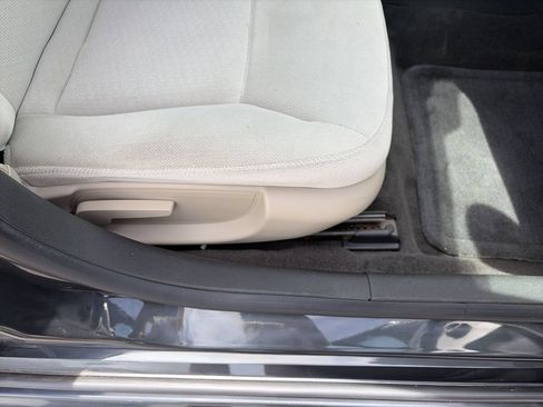 Used 2013 Chevrolet Impala LT w/ LT Sunroof Package FWD image 31
