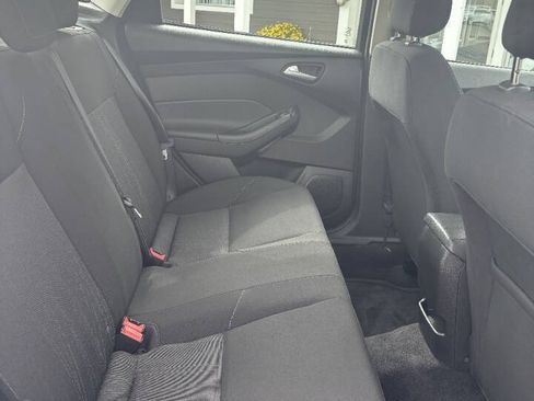 Used 2018 Ford Focus SE FWD image 7