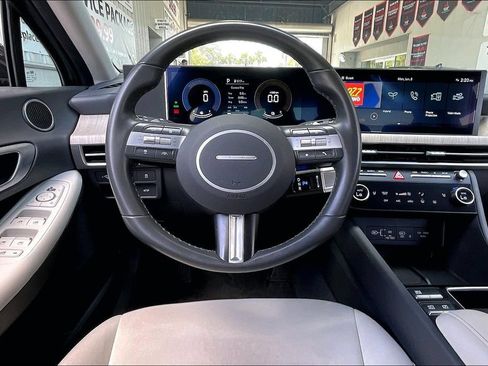 Used 2025 Hyundai Sonata SEL FWD image 5