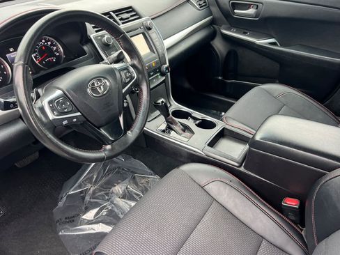 Certified 2016 Toyota Camry SE image 11