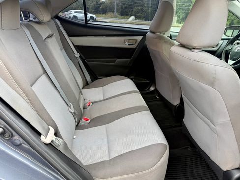 Used 2019 Toyota Corolla LE FWD image 19