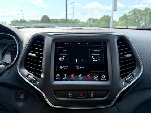 Used 2021 Jeep Cherokee Trailhawk image 28