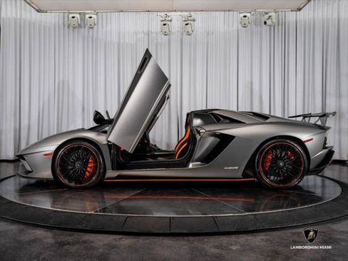 Used 2019 Lamborghini Aventador S AWD/4WD image 14