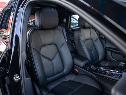 Certified 2026 Porsche Macan AWD/4WD image 51