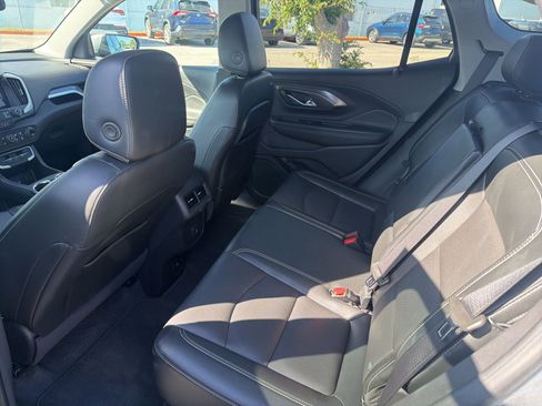 Used 2023 GMC Terrain SLT w/ Infotainment Package II FWD image 10