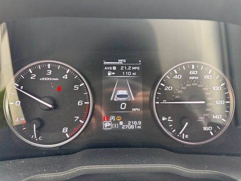 Used 2025 Subaru Crosstrek 2.5i Premium AWD/4WD image 4