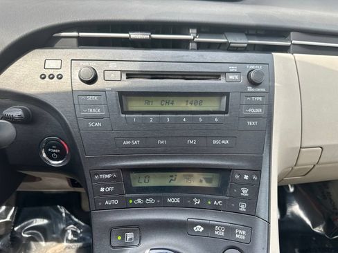 Used 2010 Toyota Prius Two FWD image 39