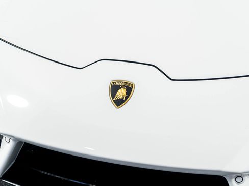 Used 2018 Lamborghini Huracan LP 580-2 image 24