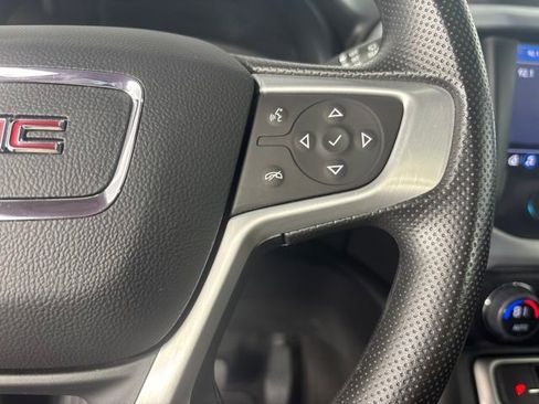 Used 2023 GMC Acadia SLE FWD image 14