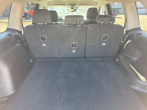 Used 2024 Jeep Grand Cherokee Laredo image 18