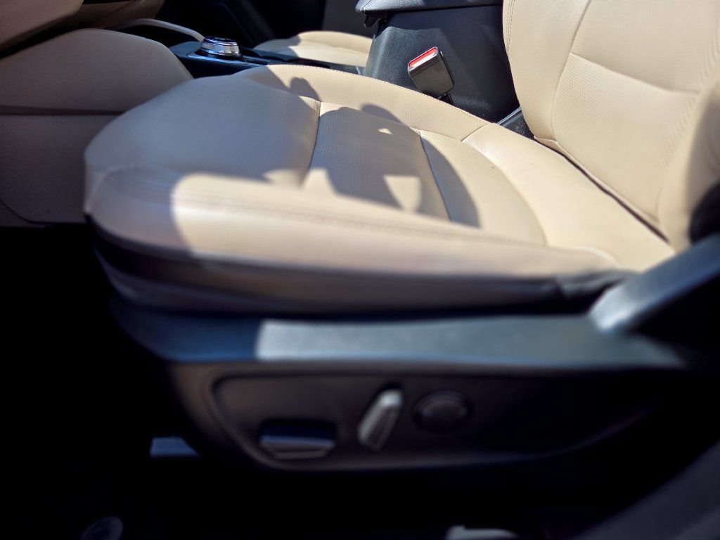 Certified 2020 Ford Escape SEL FWD image 31