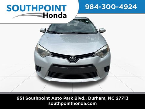 Used 2016 Toyota Corolla LE FWD image 2