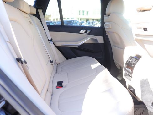 Used 2019 BMW X5 xDrive40i w/ Convenience Package image 19