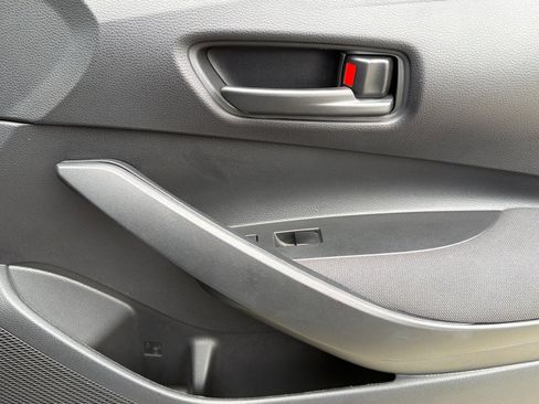 Used 2022 Toyota Corolla LE FWD image 18