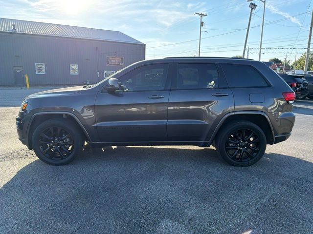Used 2018 Jeep Grand Cherokee Altitude AWD/4WD image 8