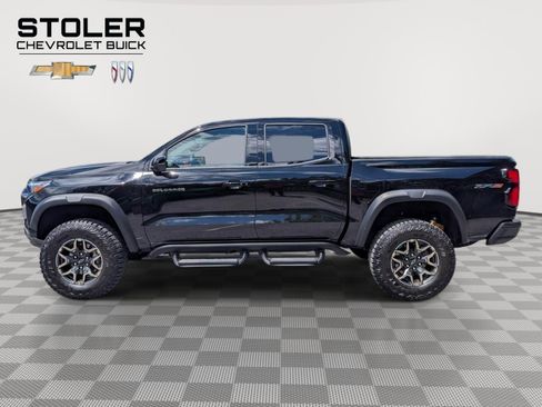 Used 2024 Chevrolet Colorado ZR2 w/ Technology Package AWD/4WD image 2