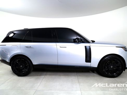 Used 2024 Land Rover Range Rover Long Wheelbase SE AWD/4WD image 9