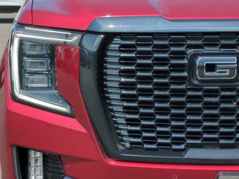 Used 2023 GMC Yukon XL Denali Ultimate AWD/4WD image 44