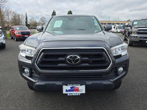 Used 2020 Toyota Tacoma SR5 AWD/4WD image 8
