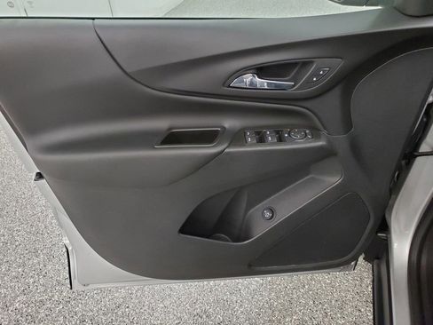 Used 2021 Chevrolet Equinox LT FWD image 13