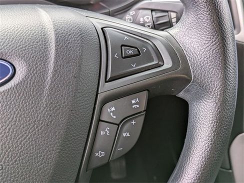 Used 2022 Ford Edge SE image 18