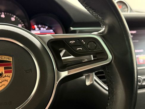 Used 2018 Porsche Macan S image 24