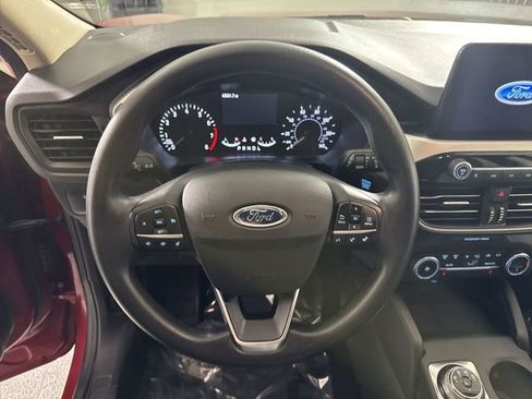 Used 2020 Ford Escape SE image 10
